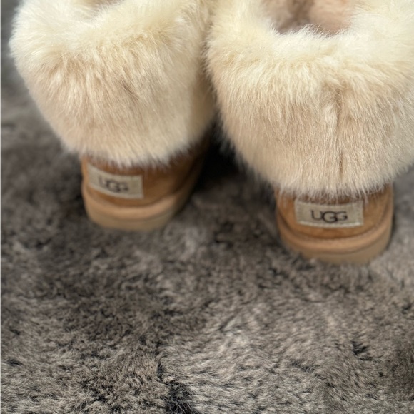 Women’s Ugg Mini Toscana Cuff Boot - Picture 3 of 5